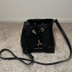 Michael Kors Black Crossbody Bucket Bag
